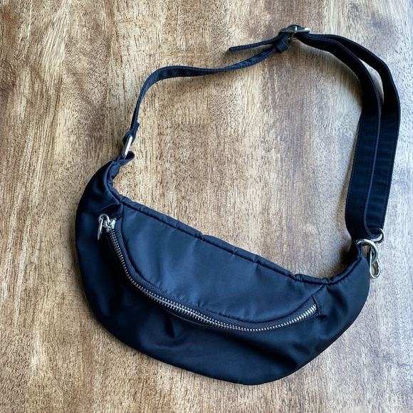 Forever 21 Handbags - Forever 21 Fanny Pack in Black